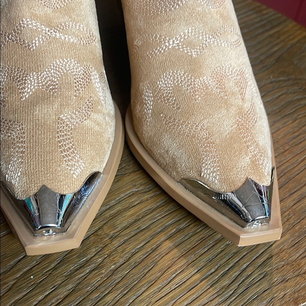 Silver-Tipped Tan Above Ankle Booties Western Style - Picture 10 of 11